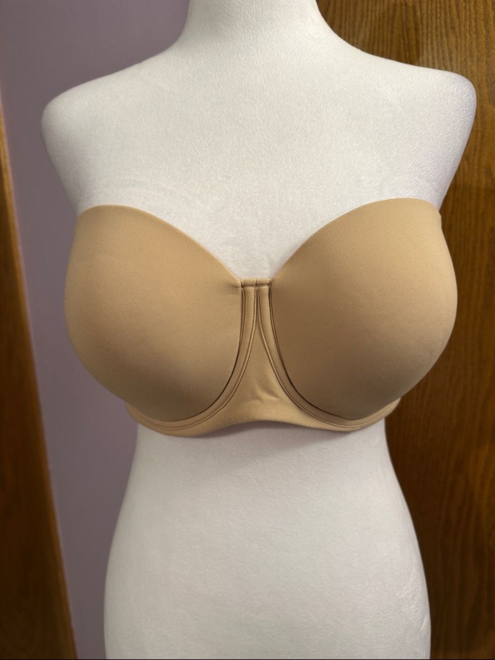 SKIMS Strapless Bra - Tan size 38D. - Picture 2 of 10